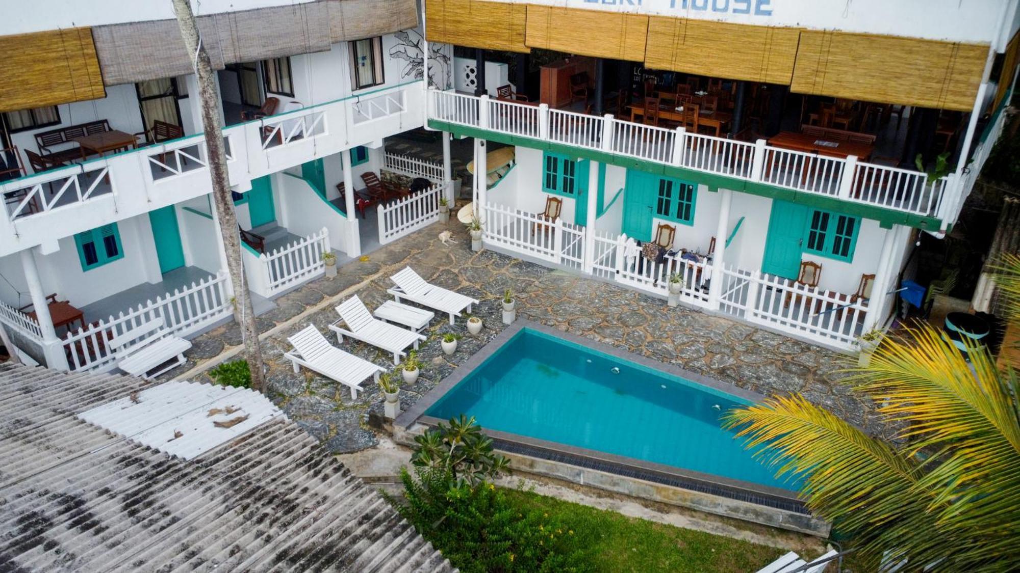 Bed and Breakfast Asanka Surf House & Resturant Midigama East Esterno foto