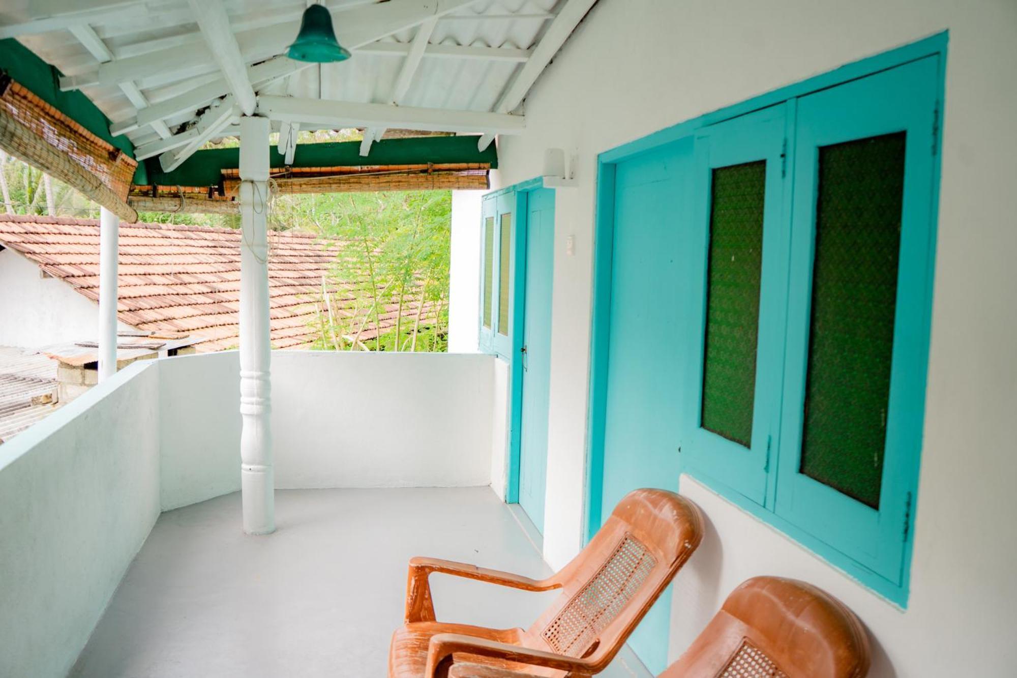 Bed and Breakfast Asanka Surf House & Resturant Midigama East Esterno foto