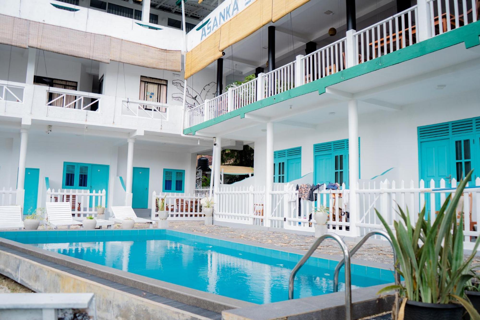 Bed and Breakfast Asanka Surf House & Resturant Midigama East Esterno foto